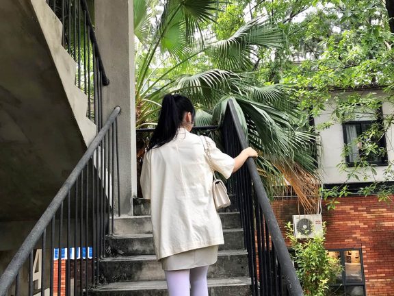 [最爱帆布鞋] 042 外拍学妹