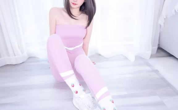 [神楽坂真冬] 《草莓蜜桃》 (絶対企画)