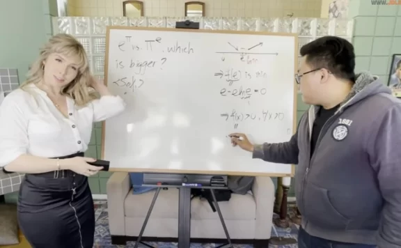数学老师张旭请Pornhub女优帮擦黑板，展开板妹全球巡回活动