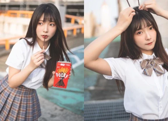 疗愈!清新学生妹「莫娜Monna」淘气玩Pocky,阳光笑颜下的性感曲线超会藏!