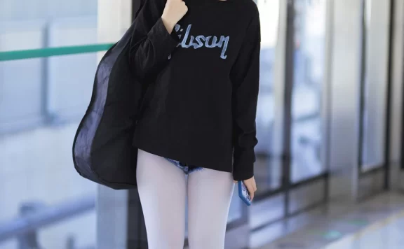 [洛桑w伊梓] 地铁吉他