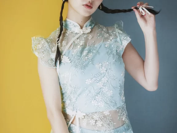 [上坂堇]《すみれのゆめ》写真集